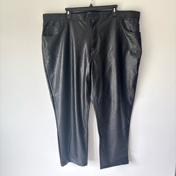 Abercrombie & Fitch The 90s Straight Ultra High Rise Faux Leather Pant Black - Picture 2 of 11